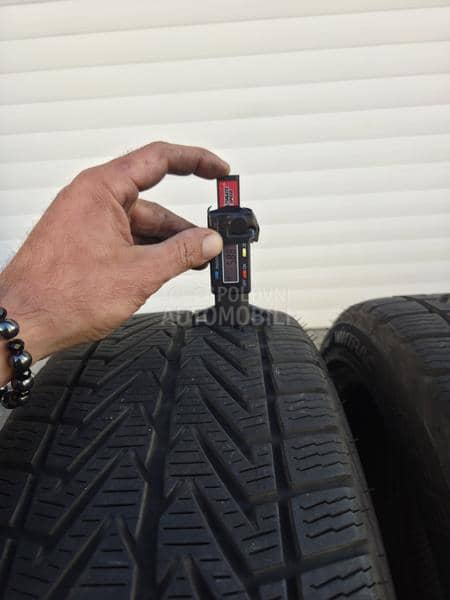 Vredestein 205/45 R17 Zimska