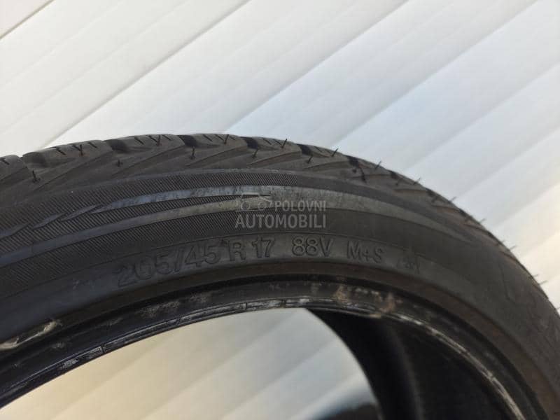 Vredestein 205/45 R17 Zimska