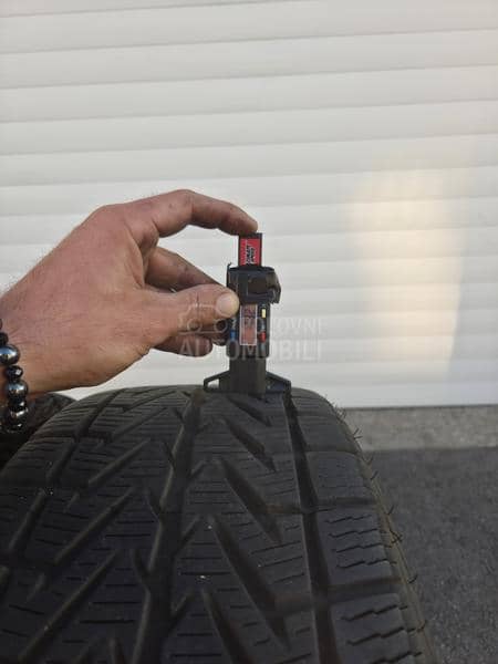 Vredestein 205/45 R17 Zimska