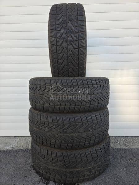 Vredestein 205/45 R17 Zimska