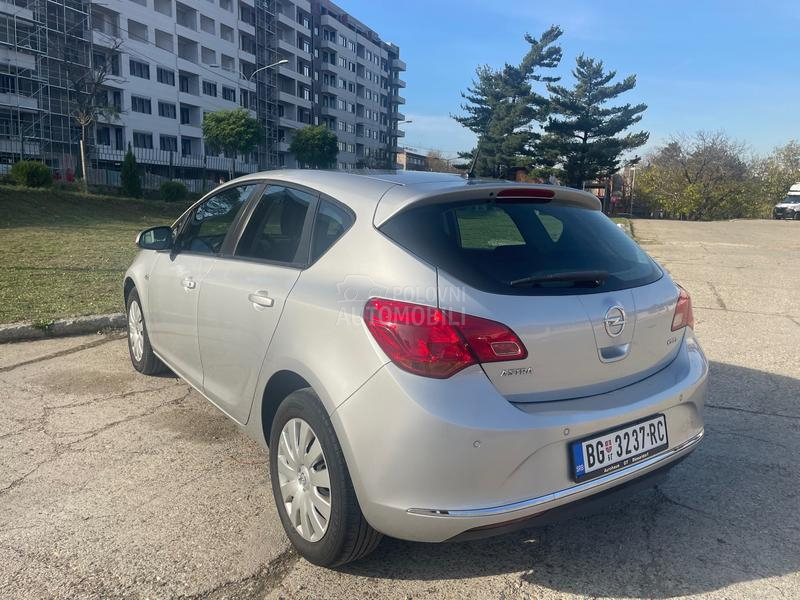 Opel Astra J 1.7cdti