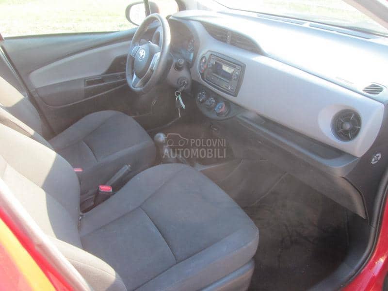 Toyota Yaris 1.0 b