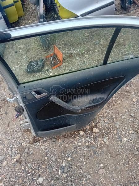 Zadnji desni podizac motorce