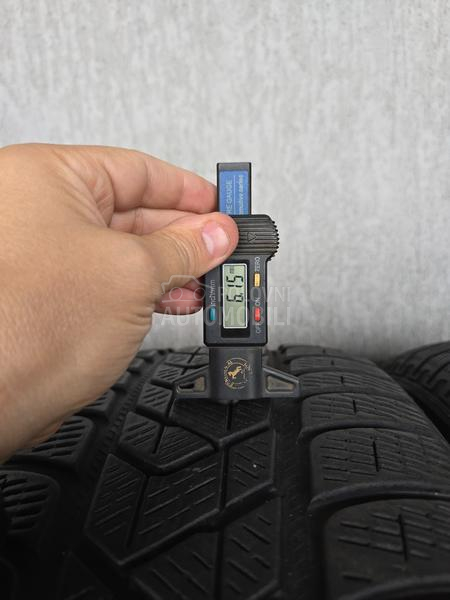 Pirelli 235/50 R20 Zimska