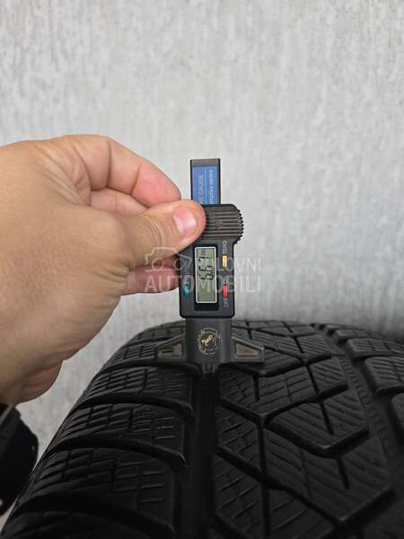 Pirelli 235/50 R20 Zimska