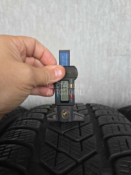 Pirelli 235/50 R20 Zimska