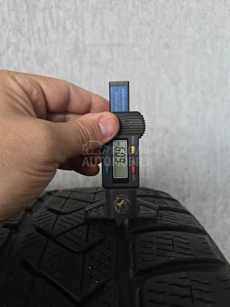 Pirelli 235/45 R18 Zimska