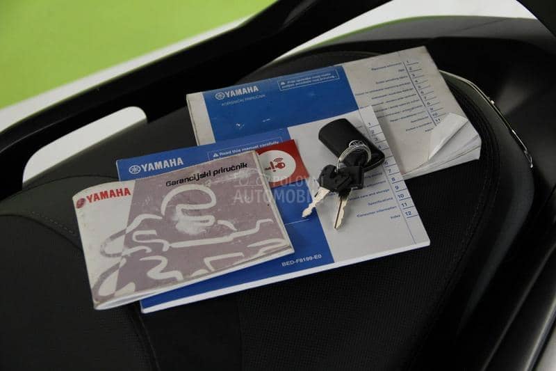 Yamaha TRICITY 300 Bkat