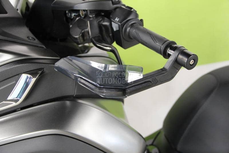 Yamaha TRICITY 300 Bkat