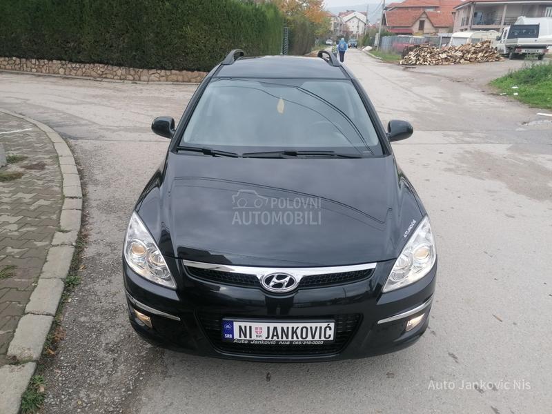 Hyundai i30 1.6i ILIKE LINE CH