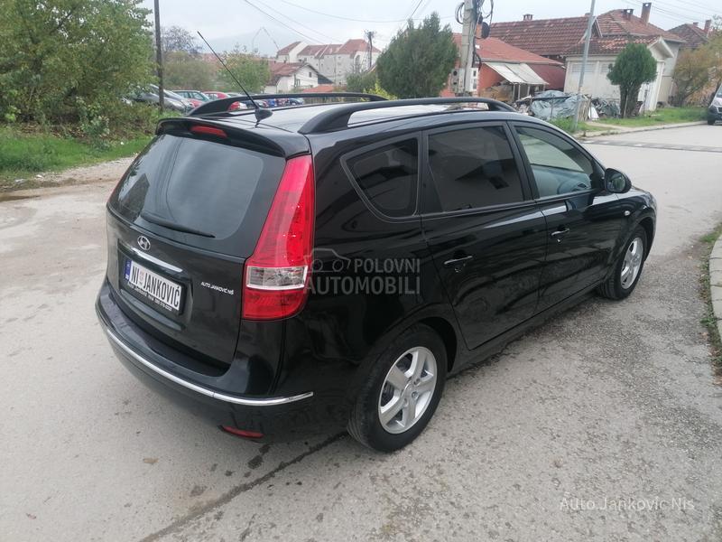 Hyundai i30 1.6i ILIKE LINE CH