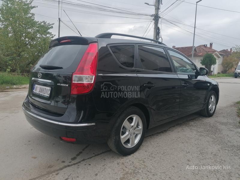 Hyundai i30 1.6i ILIKE LINE CH