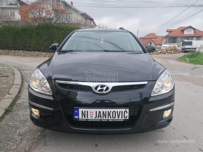 Hyundai i30 1.6i ILIKE LINE CH