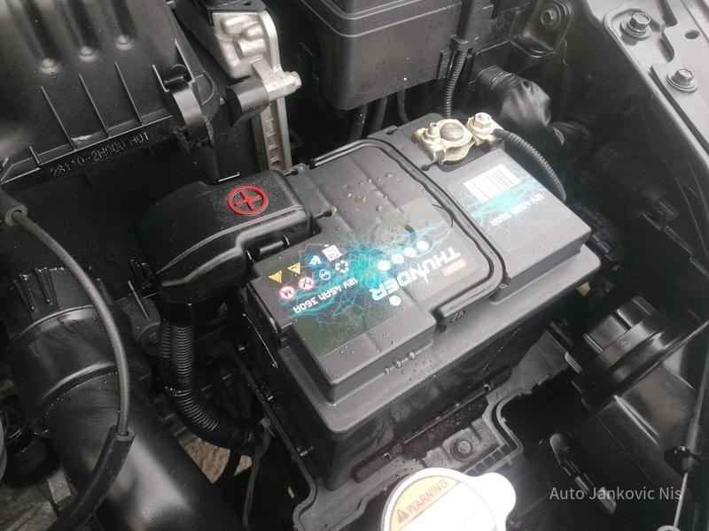 Hyundai i30 1.6i ILIKE LINE CH