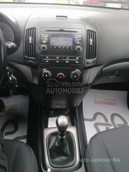 Hyundai i30 1.6i ILIKE LINE CH