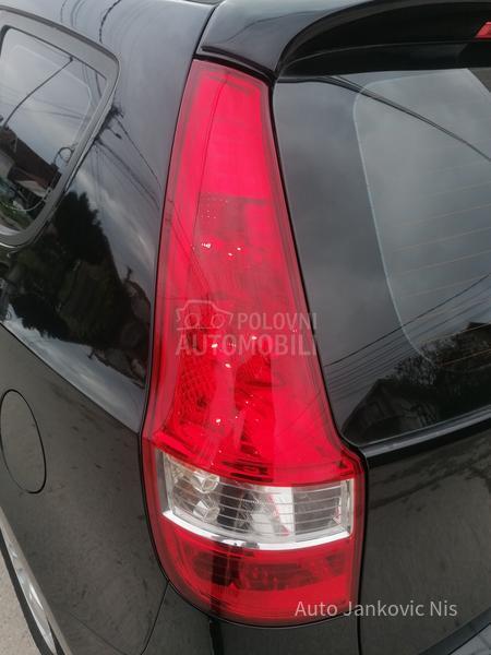 Hyundai i30 1.6i ILIKE LINE CH