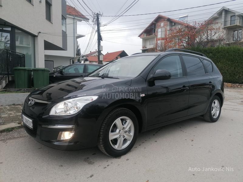 Hyundai i30 1.6i ILIKE LINE CH