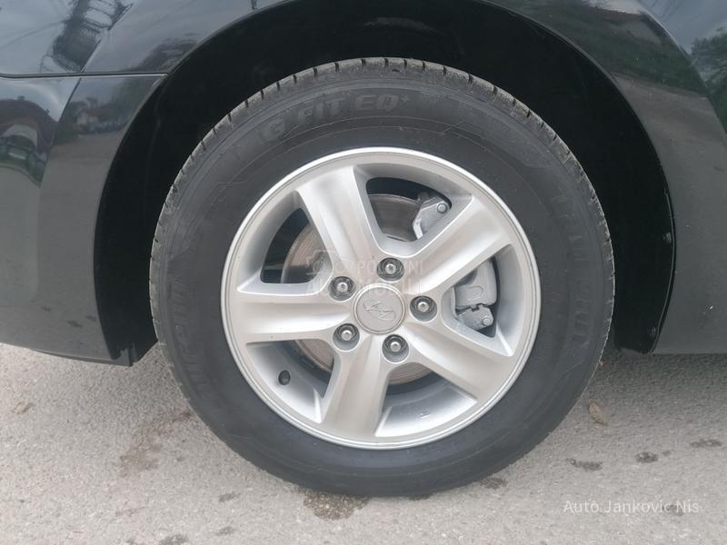 Hyundai i30 1.6i ILIKE LINE CH