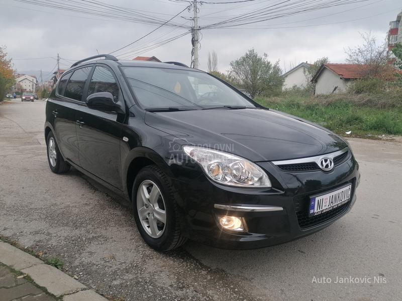 Hyundai i30 1.6i ILIKE LINE CH