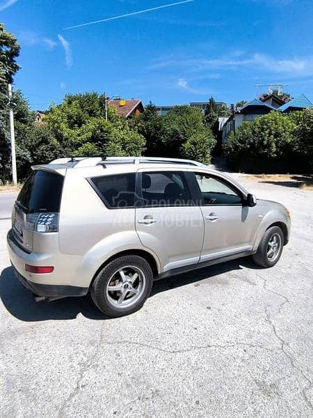 Mitsubishi Outlander 