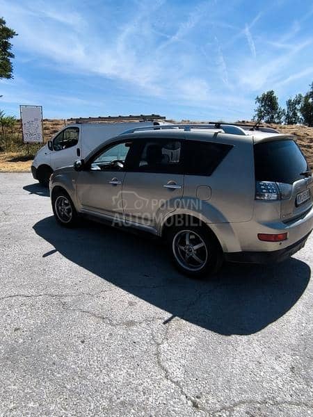 Mitsubishi Outlander 