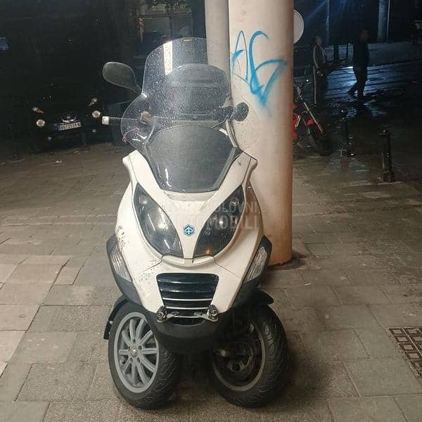 Piaggio Mp3 250