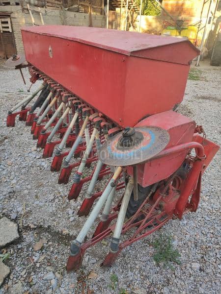 IMT zitna sejalica 23 lule