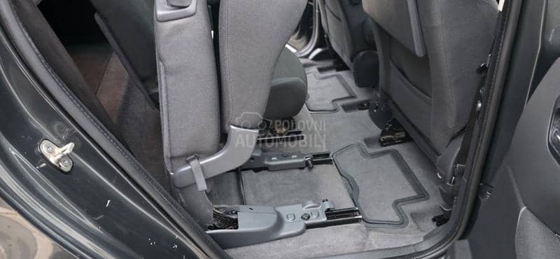 Peugeot 5008 1.6 HDI STYLE