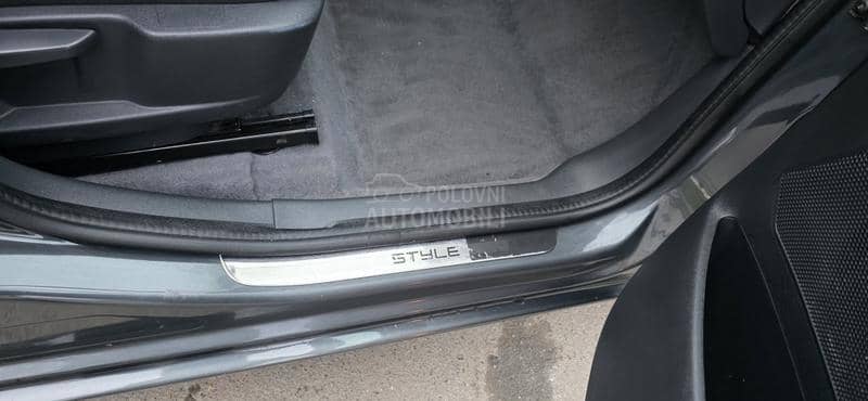 Peugeot 5008 1.6 HDI STYLE