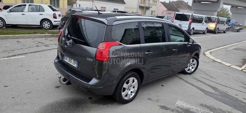 Peugeot 5008 1.6 HDI STYLE