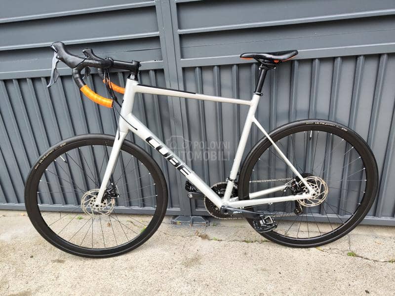 Cube Attain Pro 2x9 full Sora