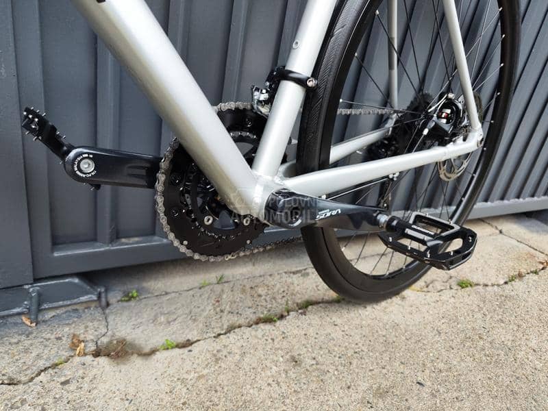 Cube Attain Pro 2x9 full Sora