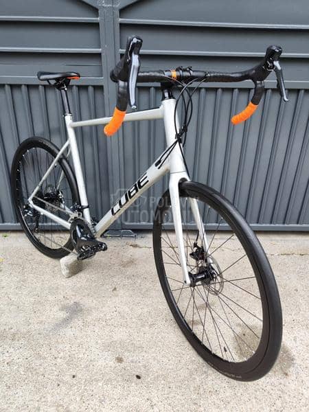 Cube Attain Pro 2x9 full Sora