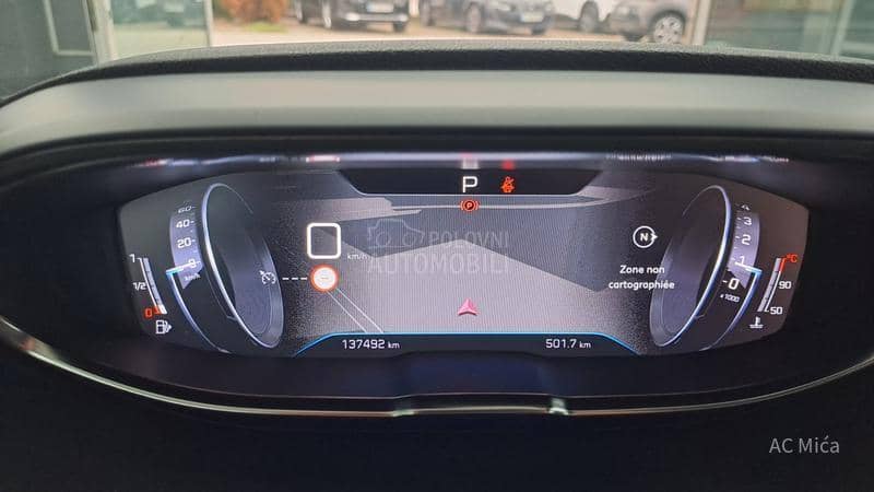 Peugeot 3008 1.5 BLU NAV LED AUT