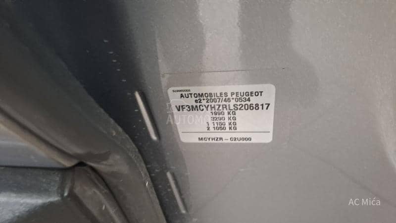 Peugeot 3008 1.5 BLU NAV LED AUT