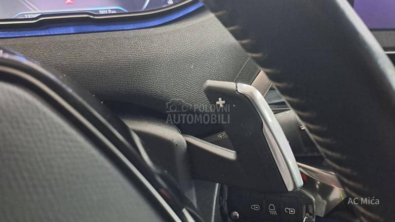 Peugeot 3008 1.5 BLU NAV LED AUT