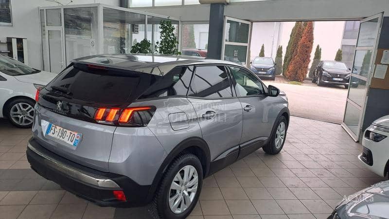 Peugeot 3008 1.5 BLU NAV LED AUT