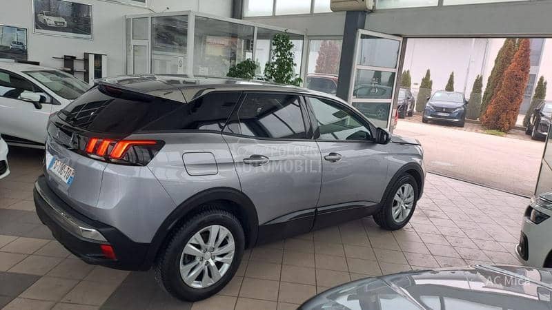 Peugeot 3008 1.5 BLU NAV LED AUT