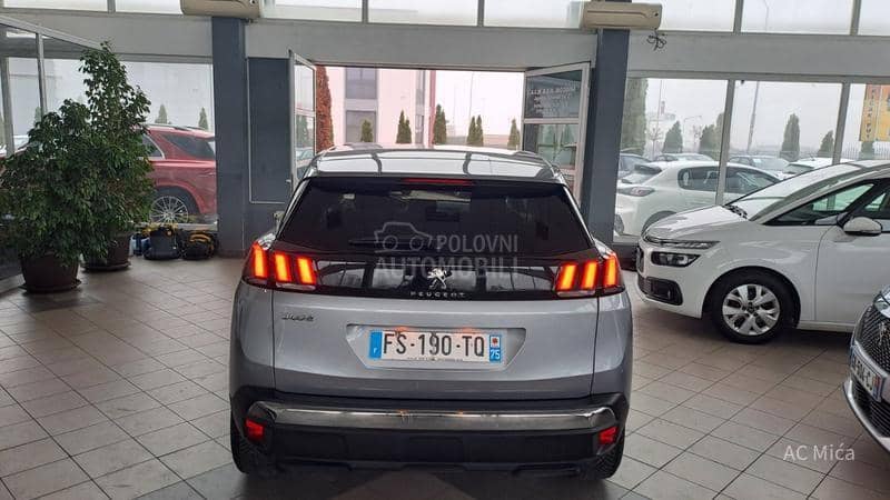 Peugeot 3008 1.5 BLU NAV LED AUT