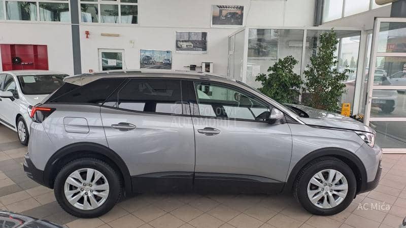 Peugeot 3008 1.5 BLU NAV LED AUT