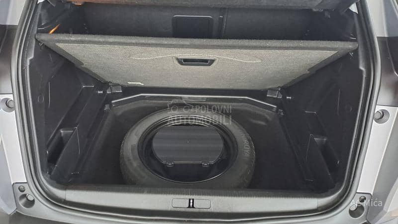 Peugeot 3008 1.5 BLU NAV LED AUT