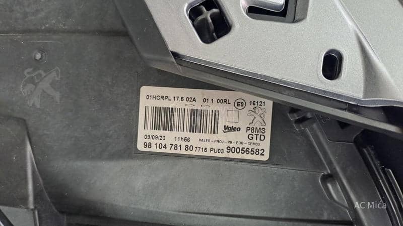 Peugeot 3008 1.5 BLU NAV LED AUT