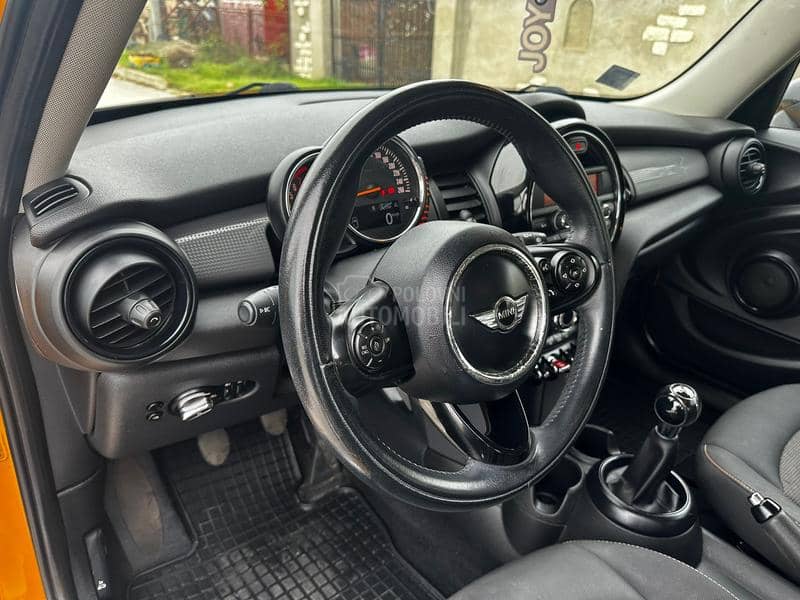 MINI Cooper 1.5 b
