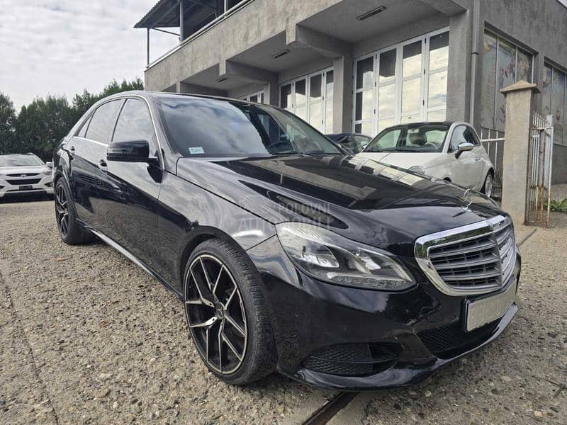 Mercedes Benz E 200 