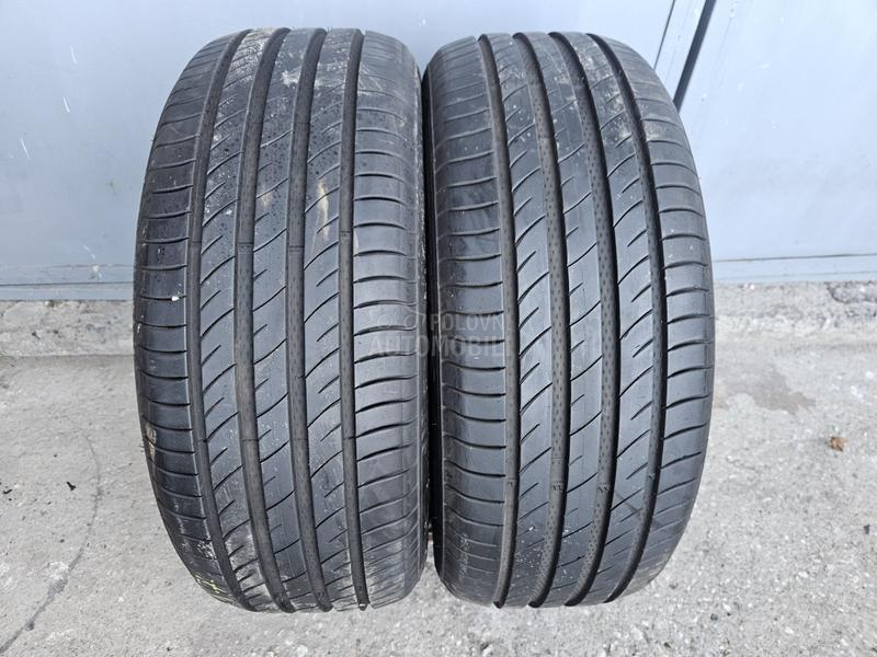 Delinte 215/55 R17 Letnja
