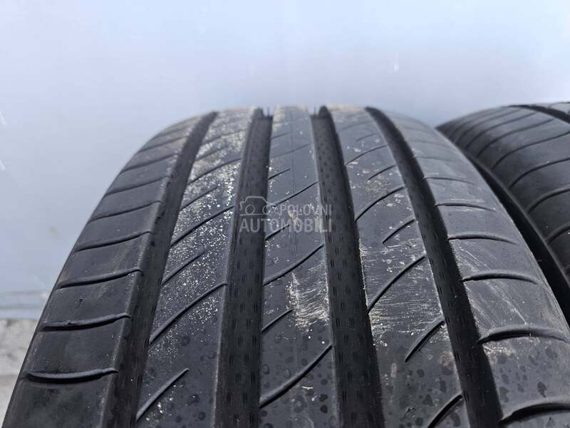 Delinte 215/55 R17 Letnja