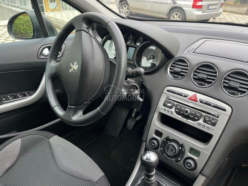 Peugeot 308 1.6 e-HDI OČUVAN
