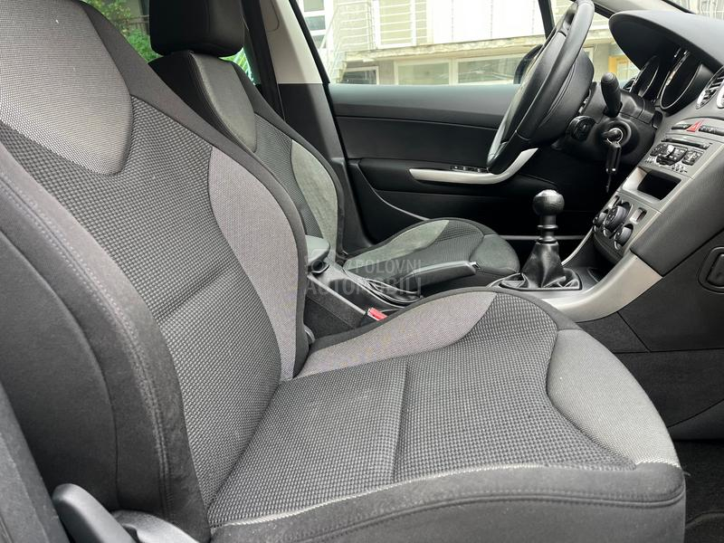 Peugeot 308 1.6 e-HDI OČUVAN