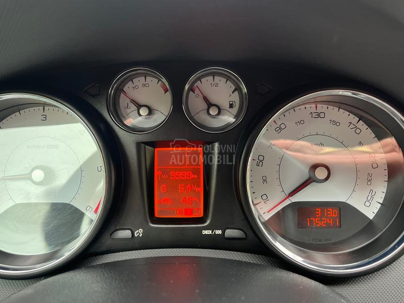 Peugeot 308 1.6 e-HDI OČUVAN