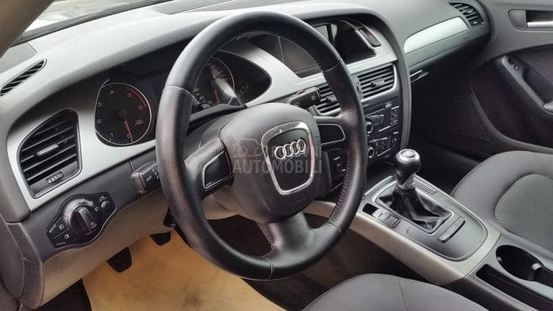 Audi A4 2.0TDI PREMIUM/DIODA